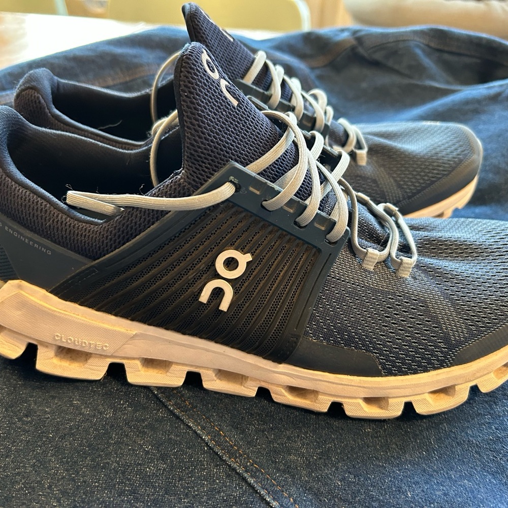 On Running Helion athletic shoes